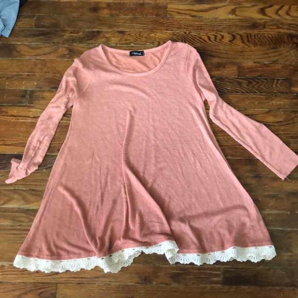 Light Red Boutique Tunic with lace - Picture 1 of 2
